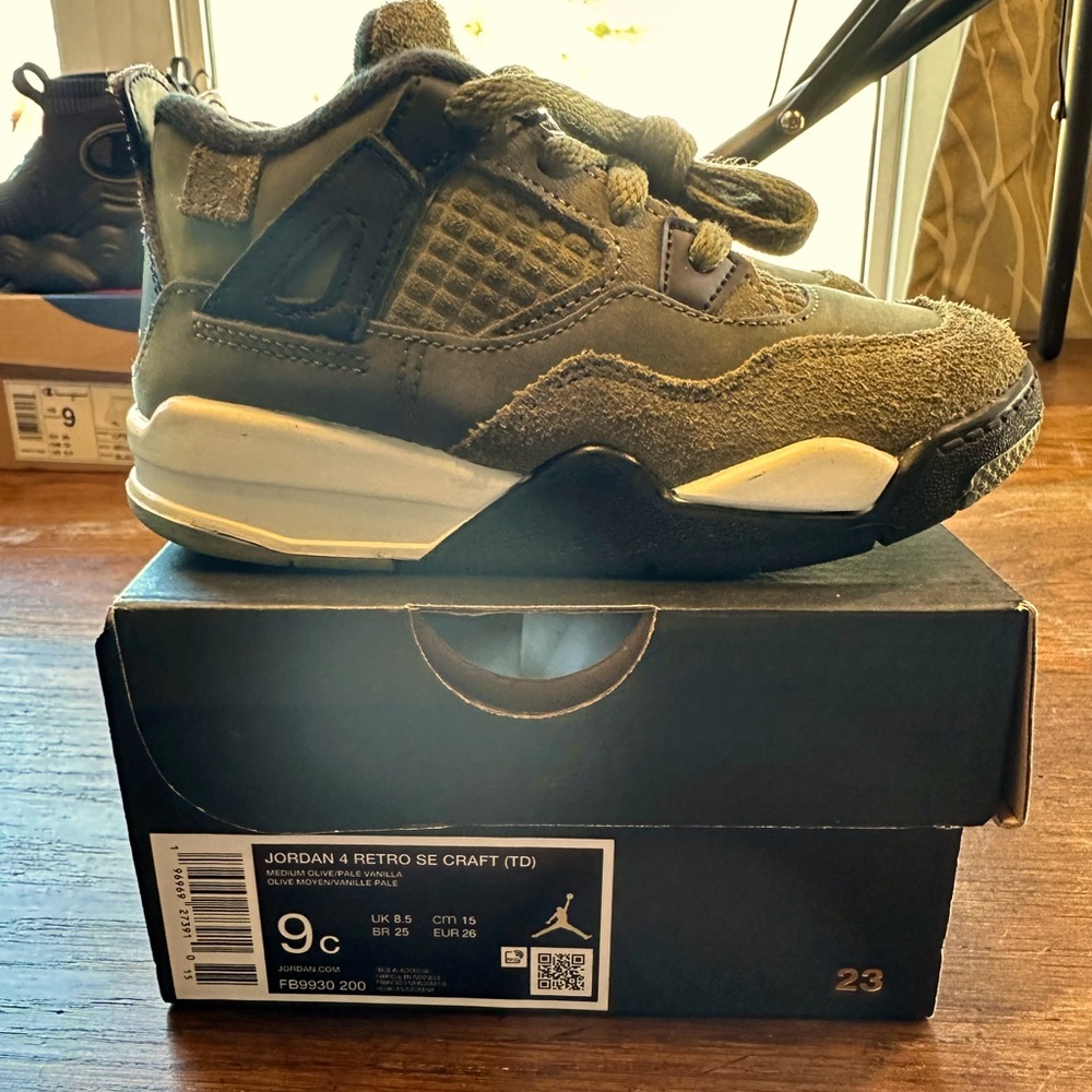 Jordan 4 retro SE Craft Olive 9c toddler